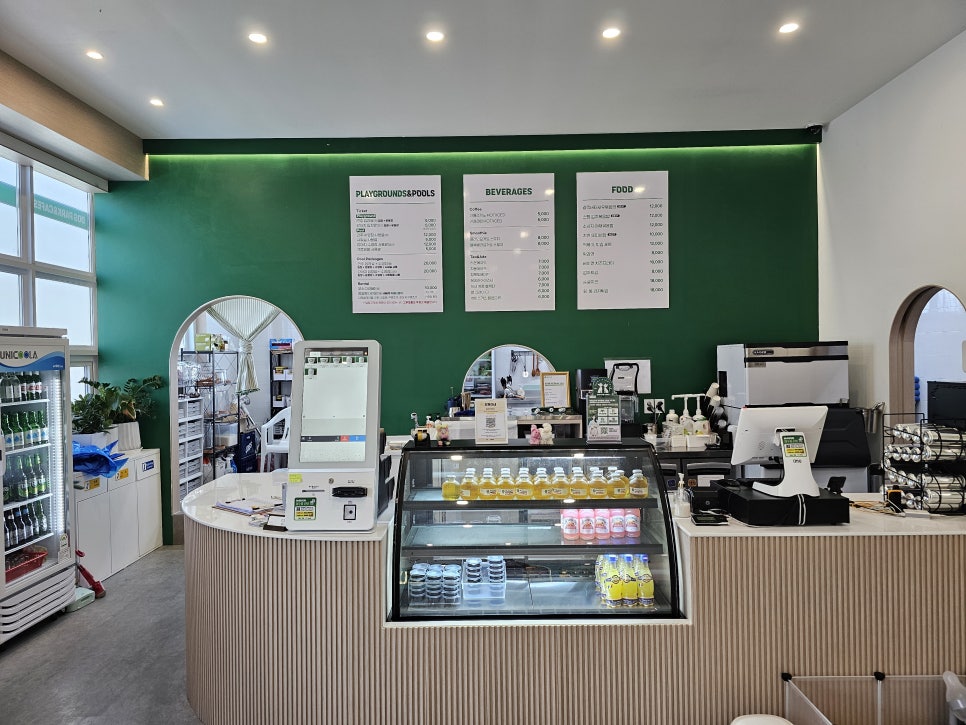 텔리젠 키오스크 설치 현장 - 다양한 매장 환경에 최적화